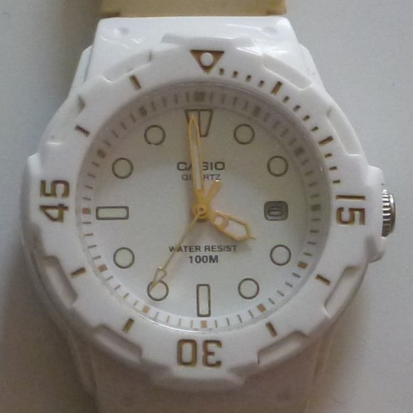 3 Women's Watches (Casio, MFA Boston, Armitron) - Picture 2 of 9